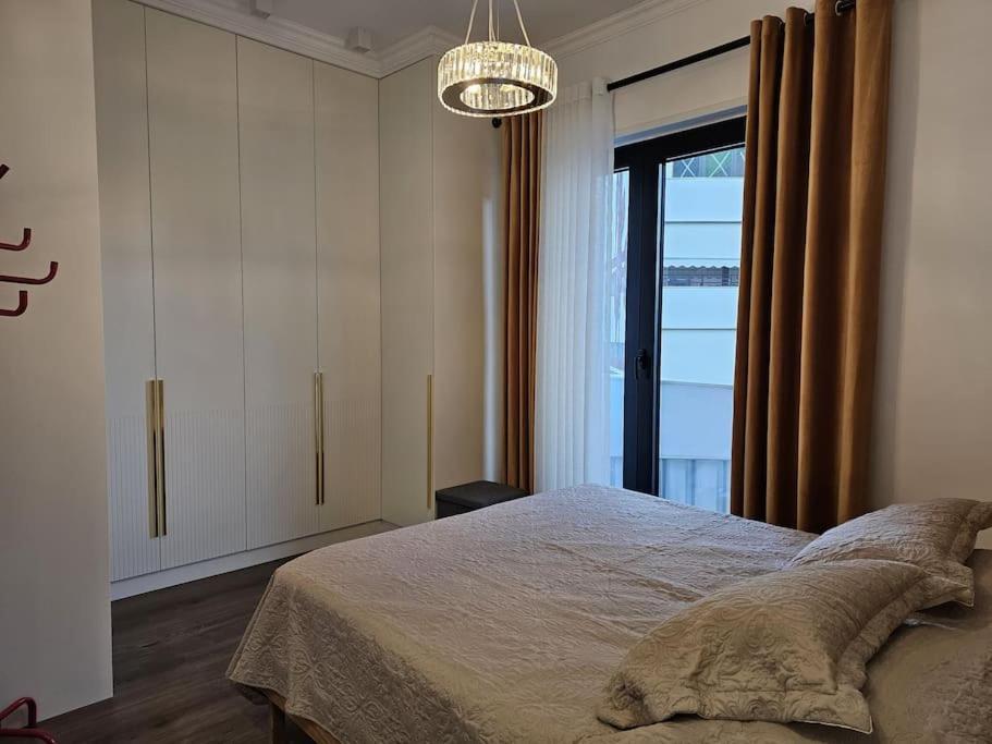 Deluxe Flat With Garden_Tirana Apartment Exterior photo